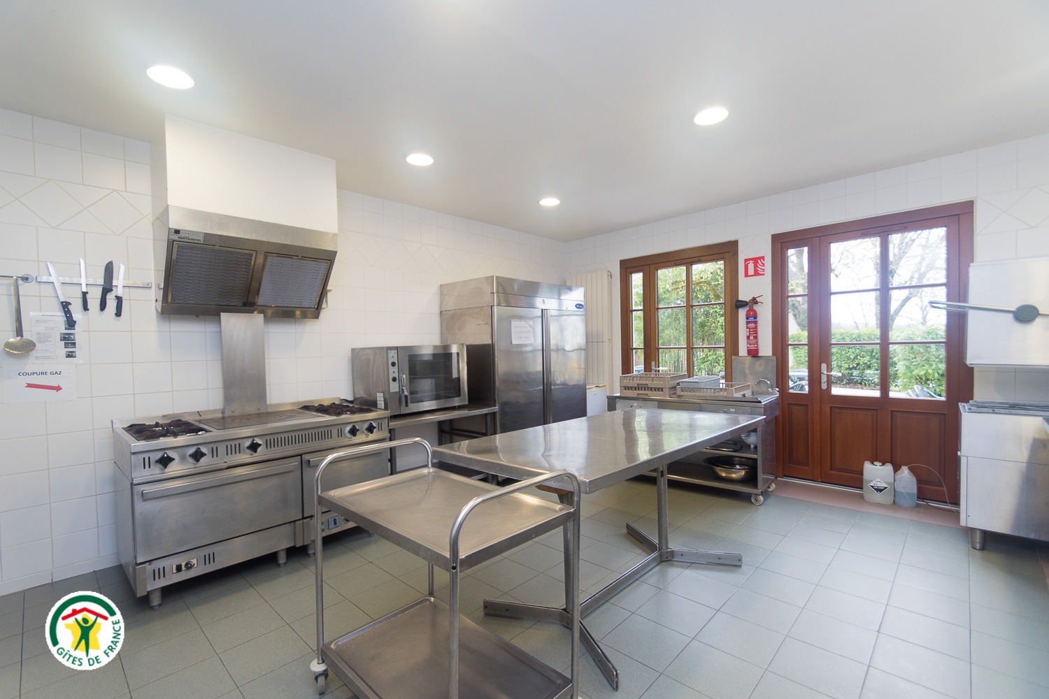 Votre cuisine professionnelle (cuisson, hotte, armoires réfrigérées, lave-vaisselle professionnel...)