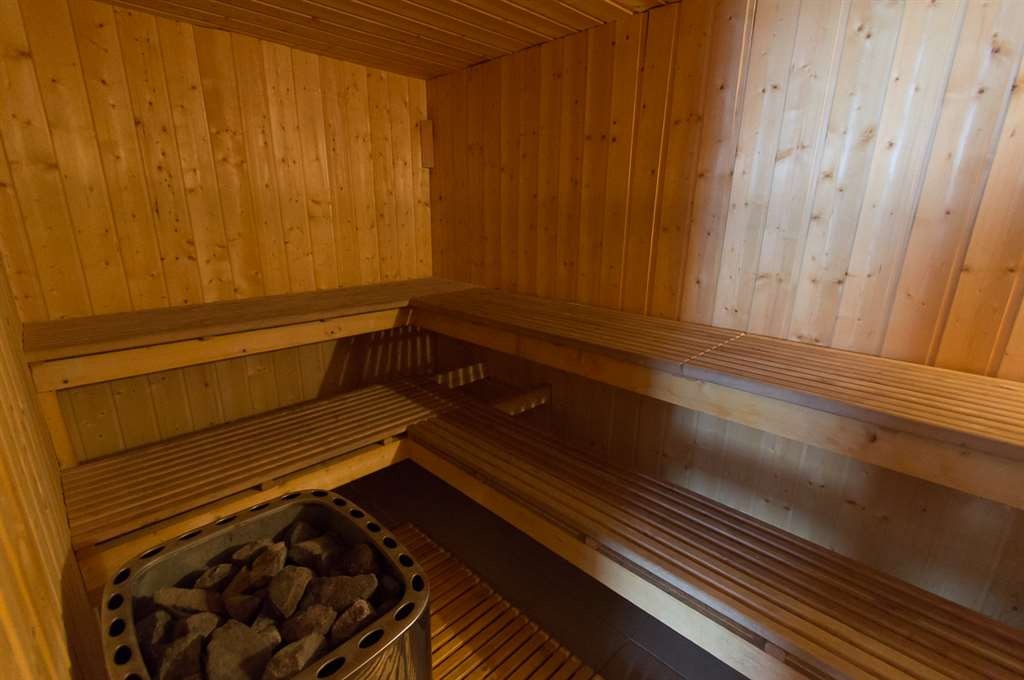 Le sauna pour 12 personnes.