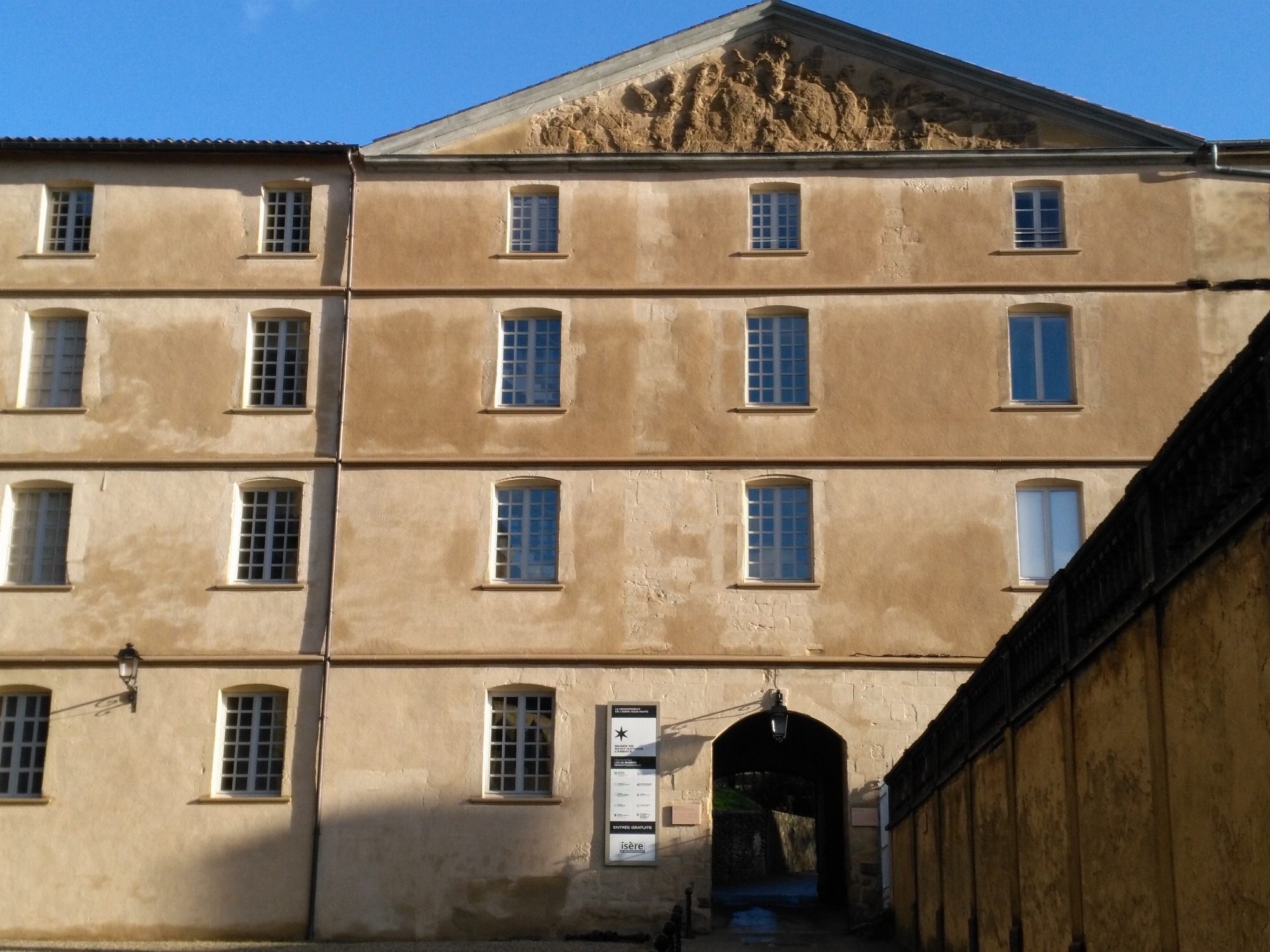 Façade du musée. Le Noviciat