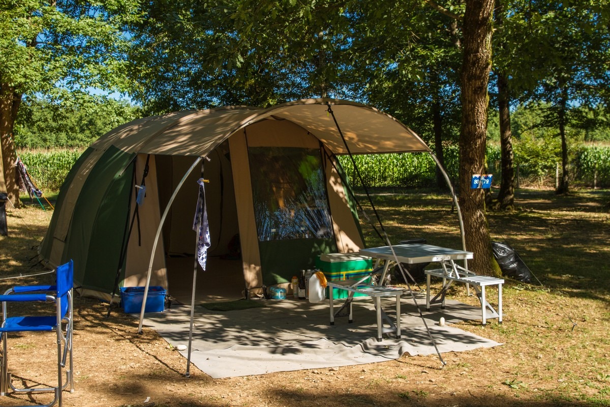 Emplacement nu