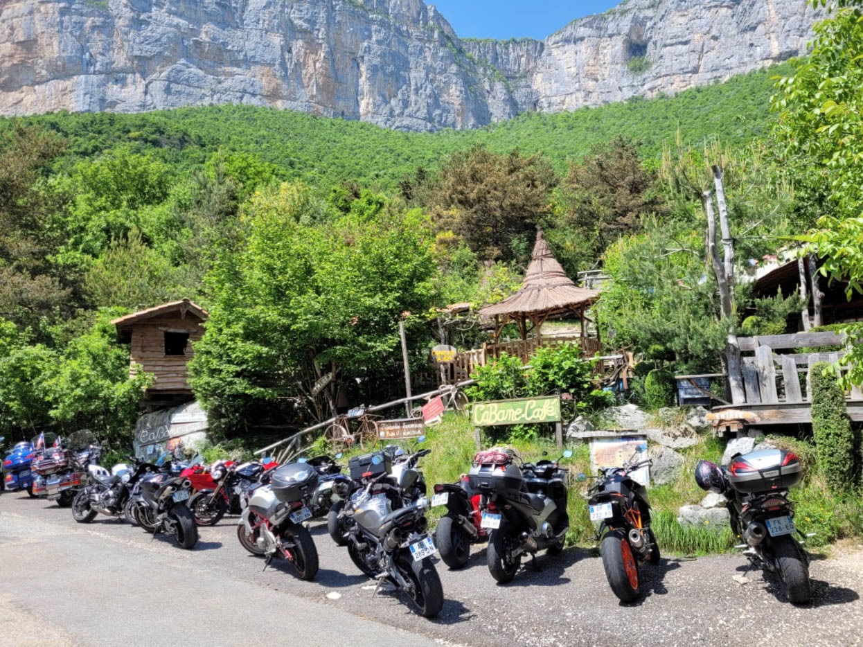 Cabane café Motard.jpg
