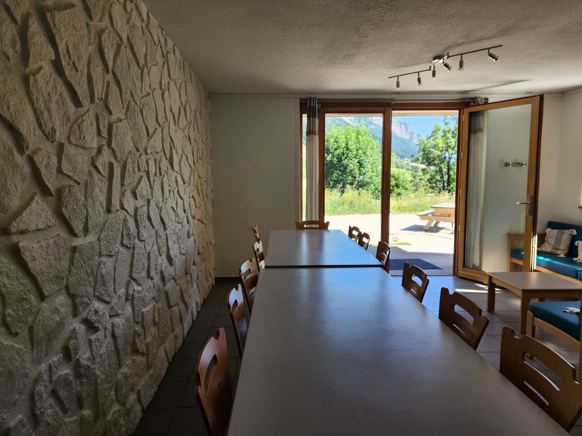 salle à manger et petit salon