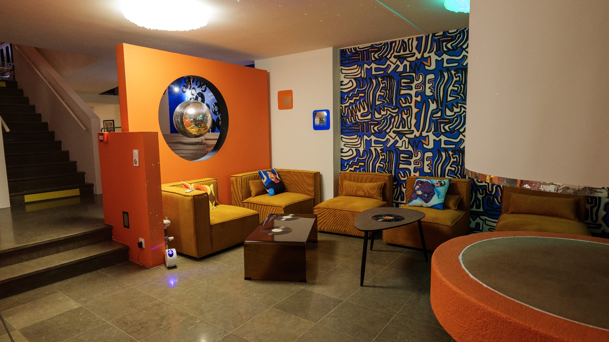 lounge 70's pixie