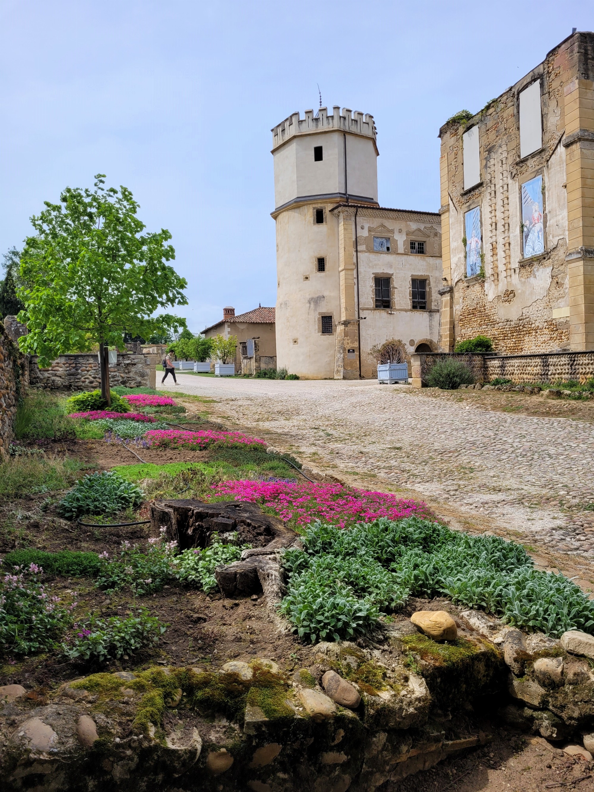 Chateau Arthaudiere Entree.jpg