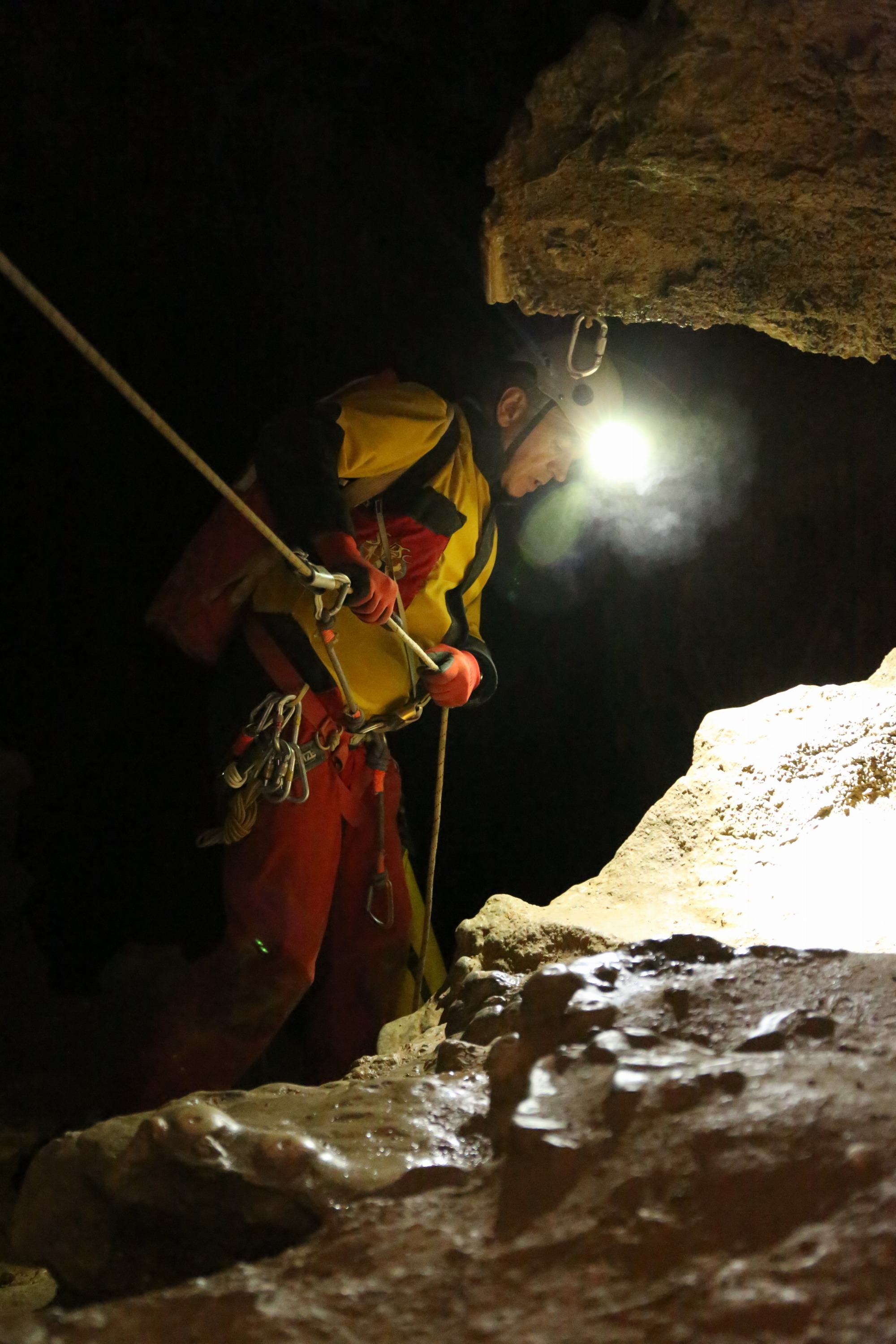 Spéléologie avec Vercors Aventure