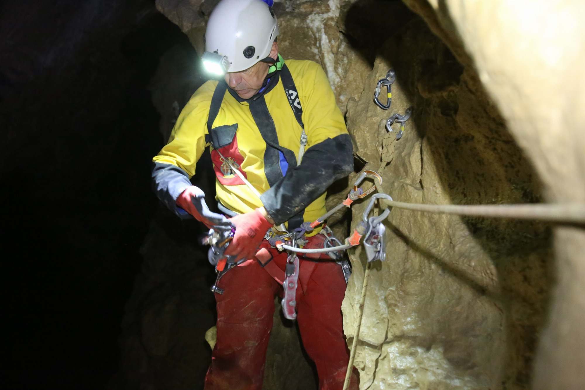 Spéléologie avec Vercors Aventure