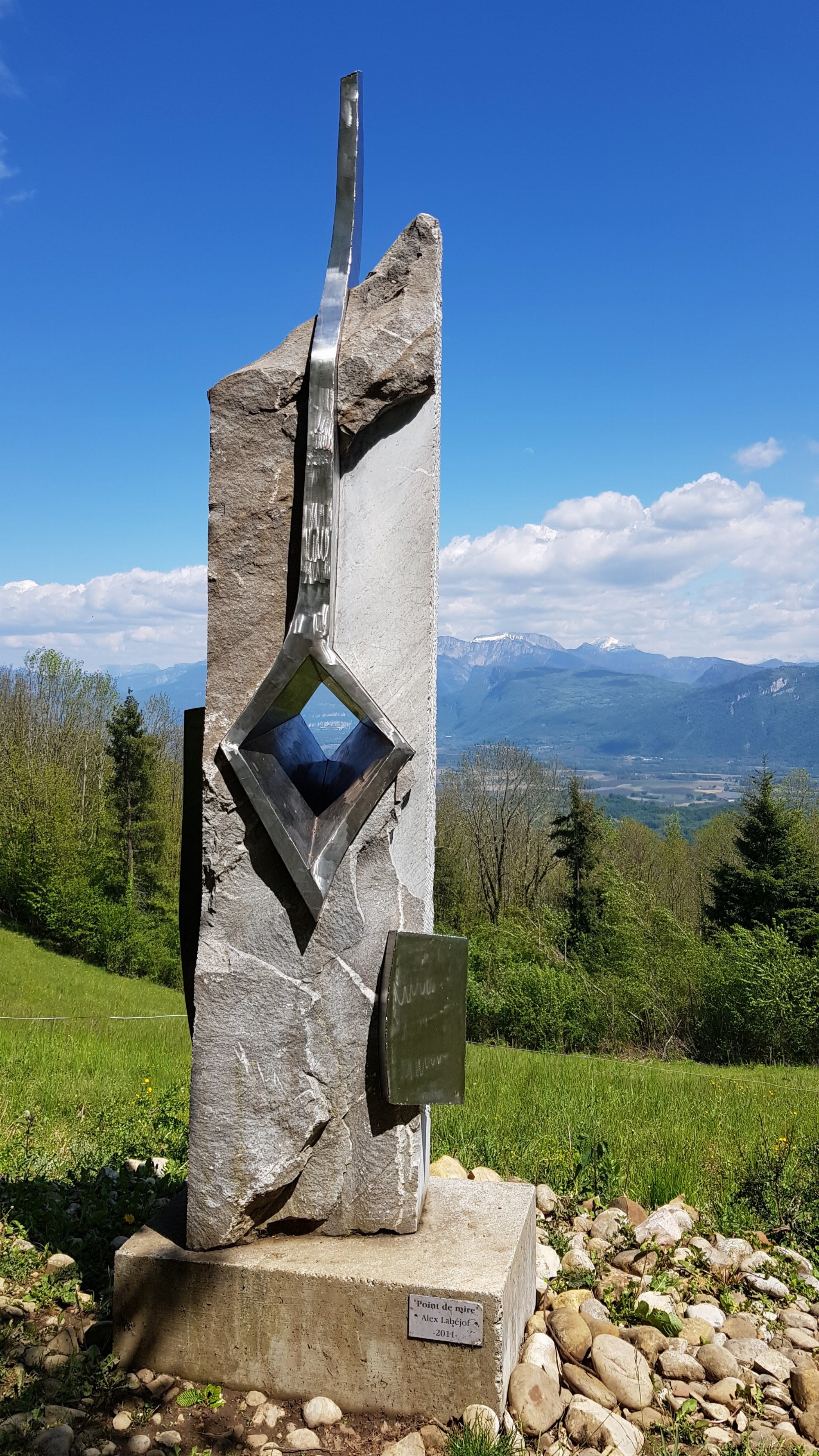 «Point de mire » par Alex LABEJOF