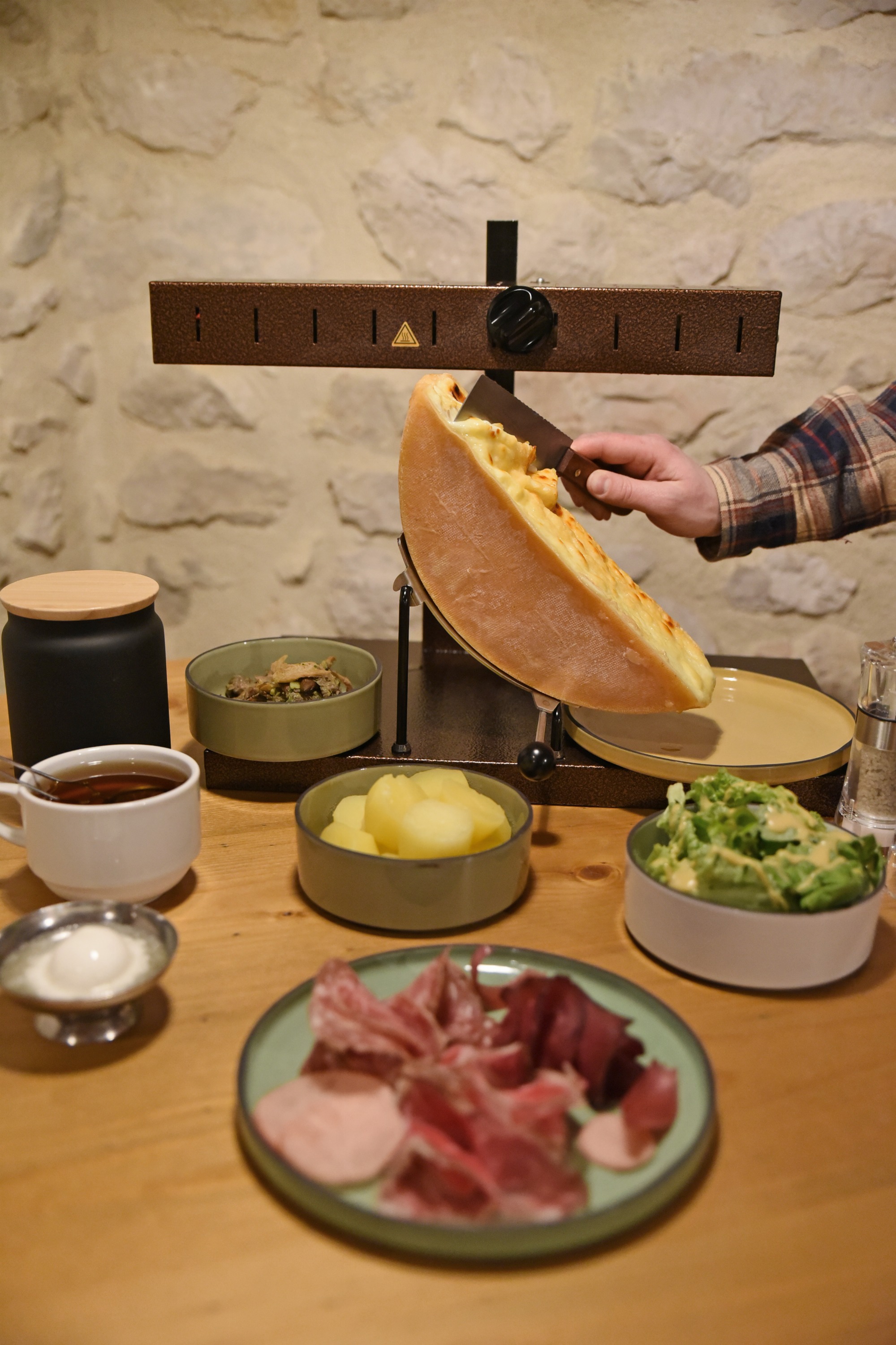 Notre raclette du Vercors toute l'année à l'Hostel Quartier Libre
