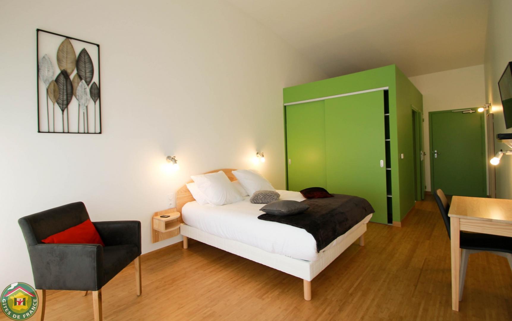 chambre avec lit de 160 cm.