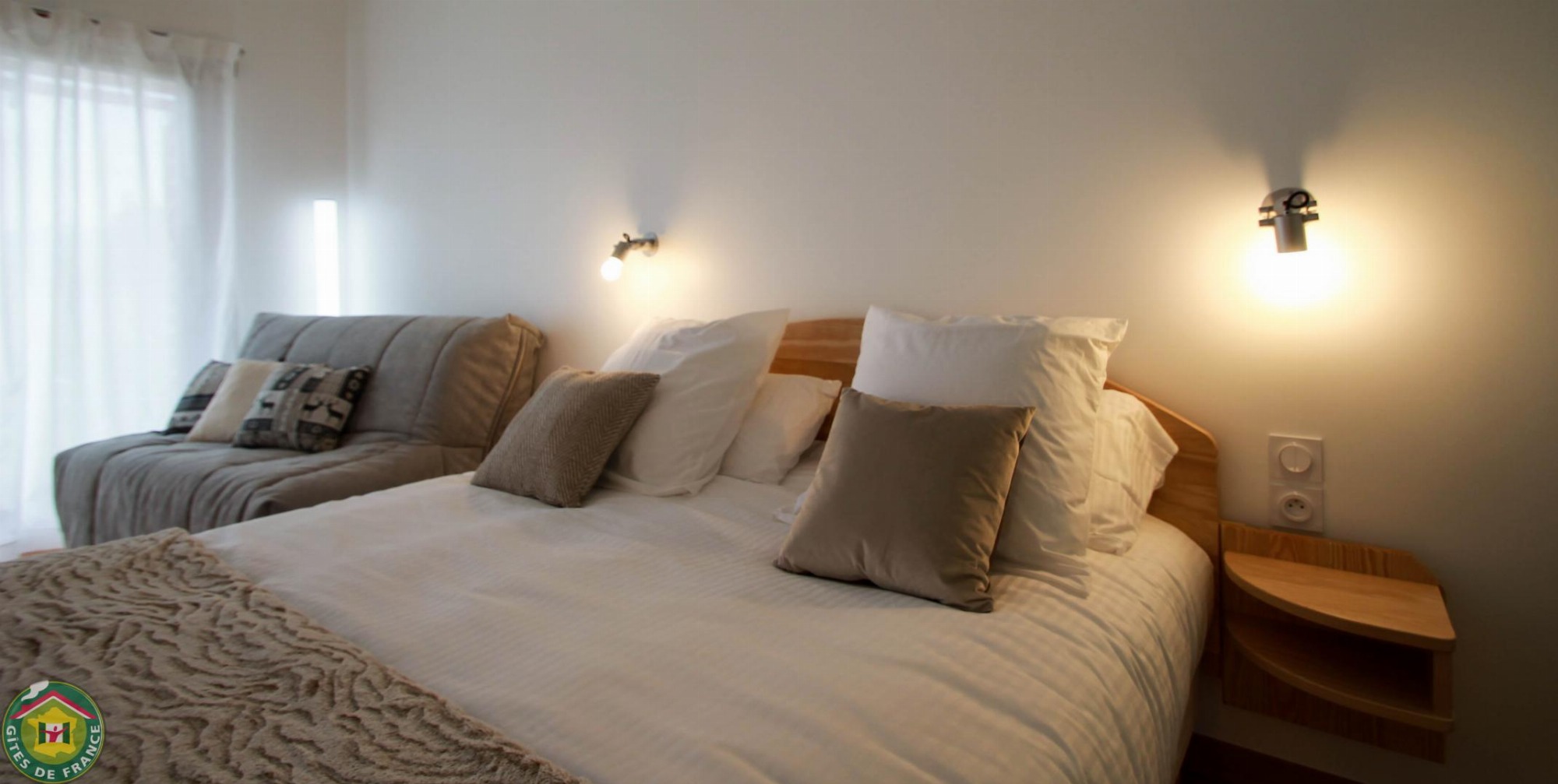Lit de 160 cm et canapé BZ couchage de 140 cm