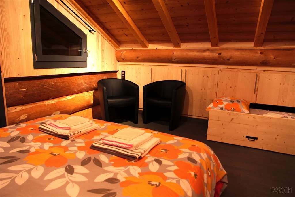 Chambre couple avec en plus un lit d'appoint