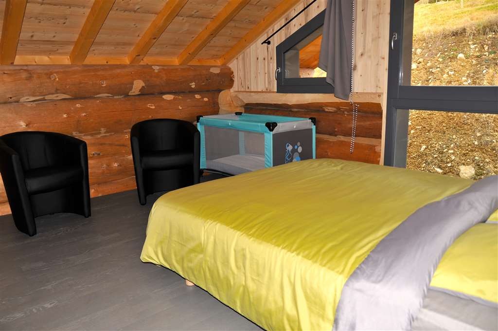 chambre couple et lit bébé