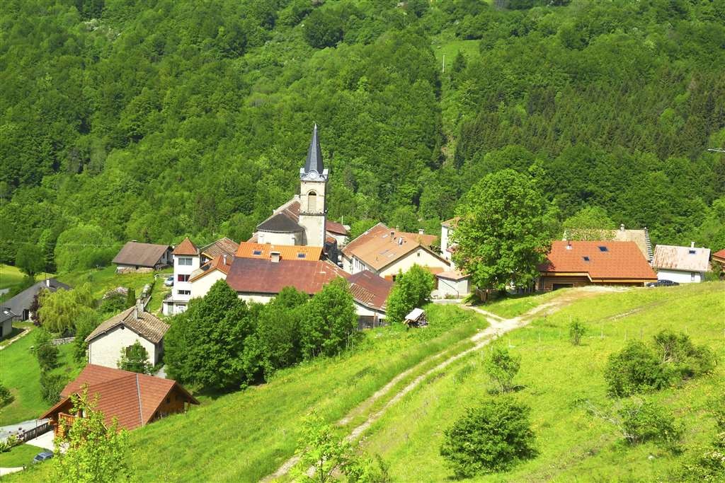 Le charmant petit village de Rencurel