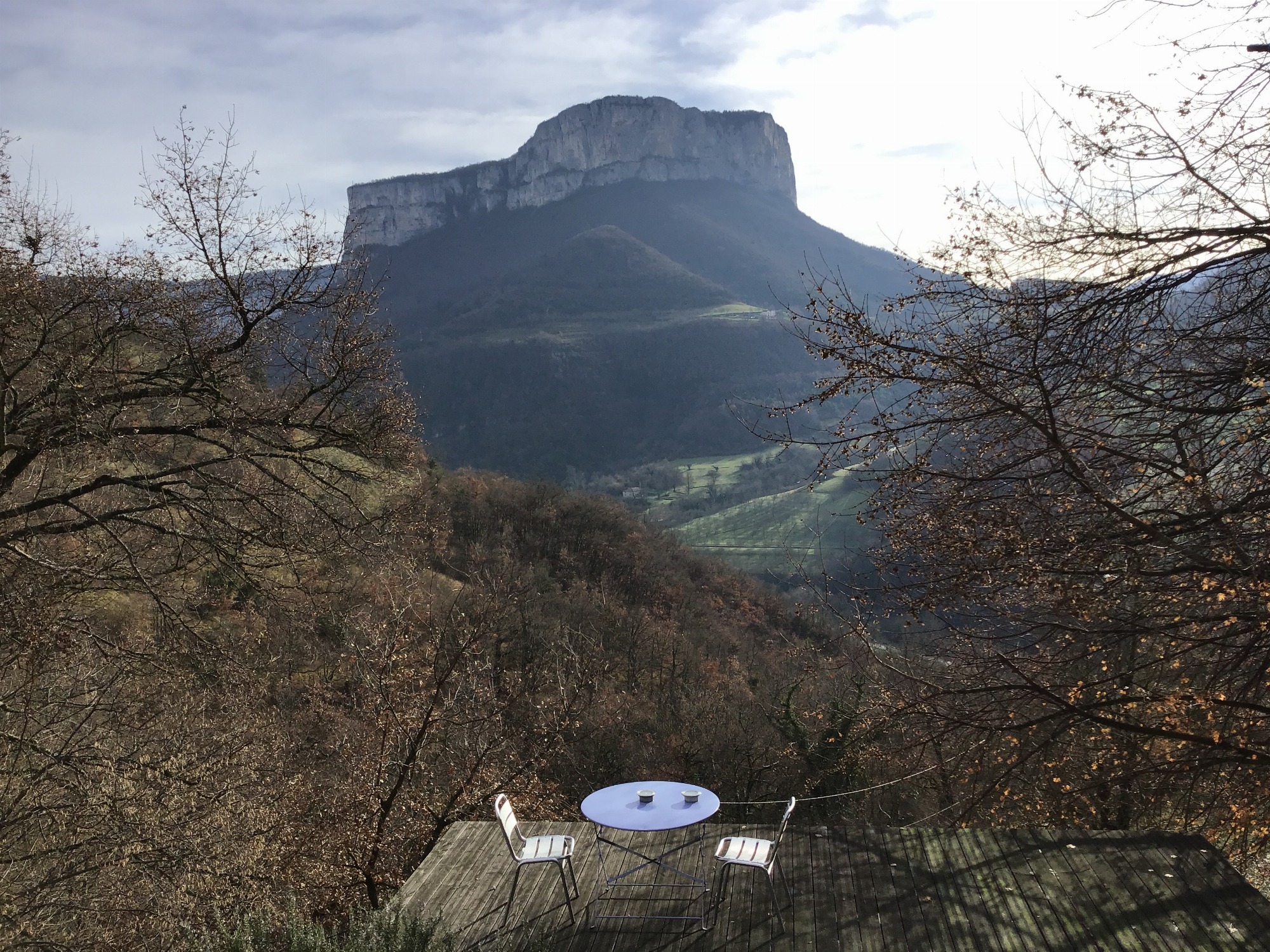 Studio meublé en pleine nature à Choranche