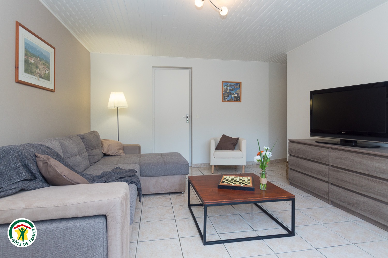 Salon, TV écran plat & wifi