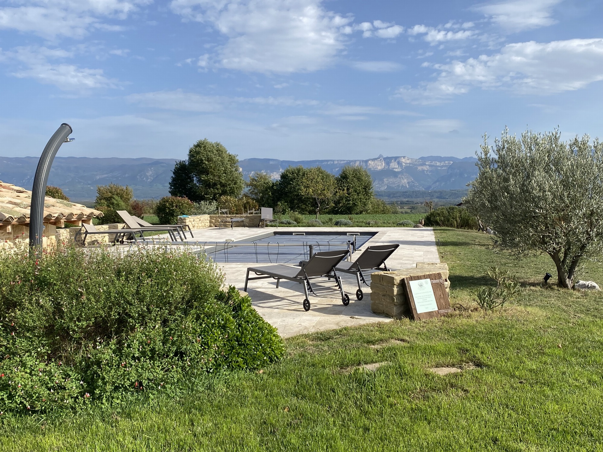 Piscine eau salée, vue VERCORS
