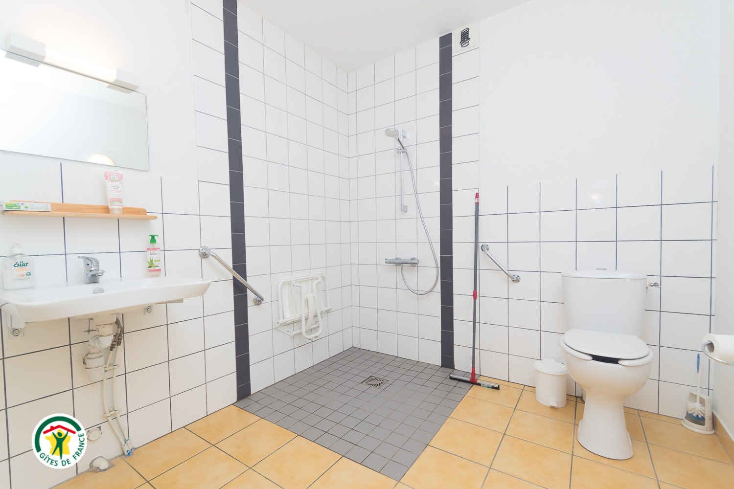 Chambre Magnolia au RDC accessible PMR