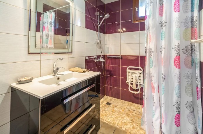 salle d'eau douce italienne + siège PMR