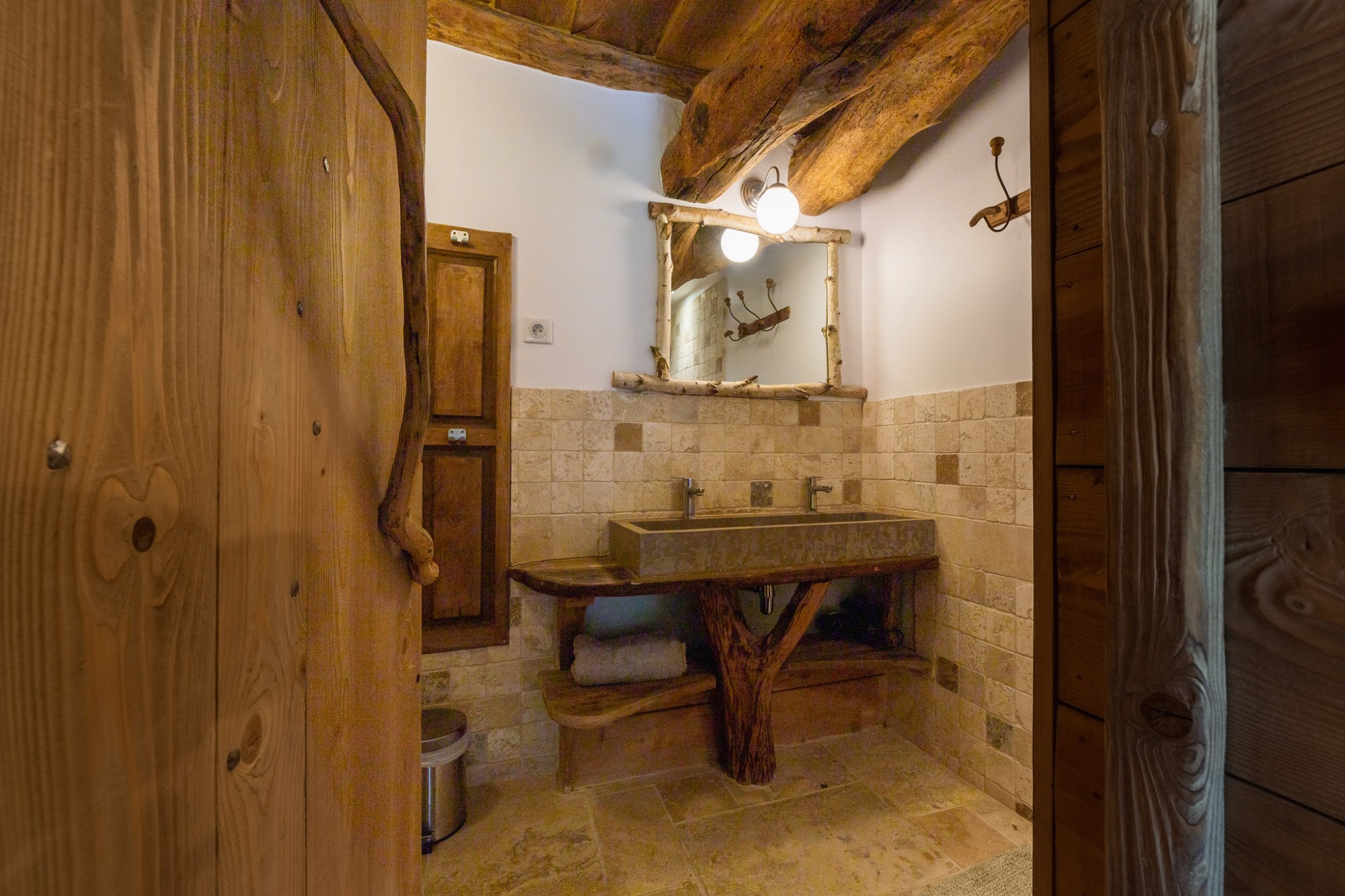 Gîtes les hauts de Choranche, bois et pierre