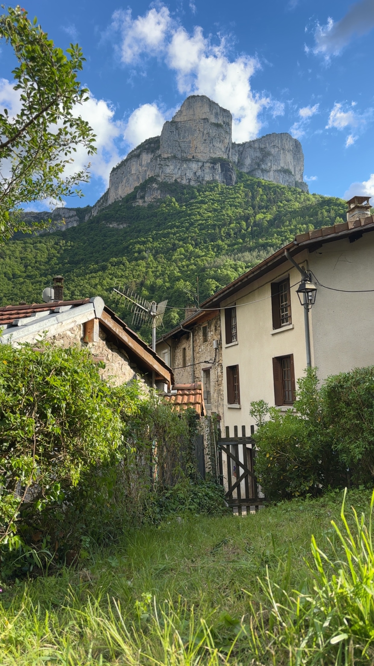 La maison sur la droite