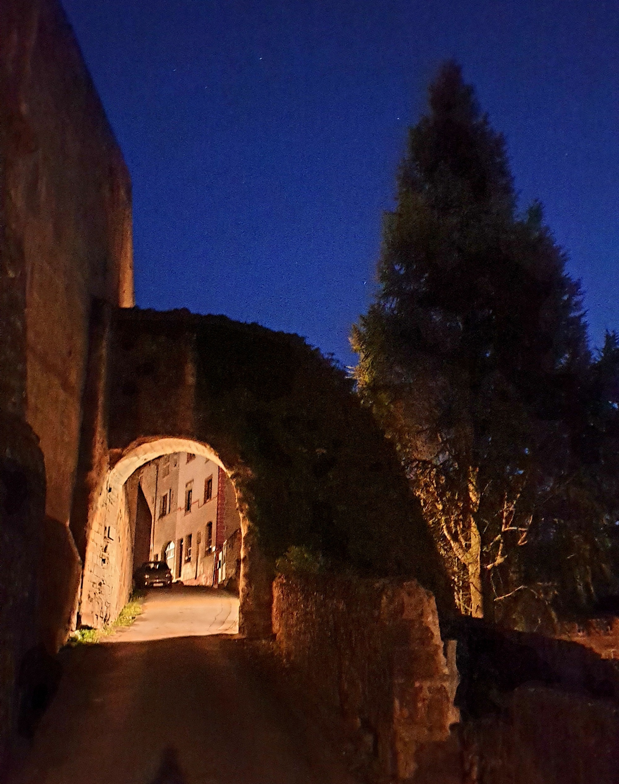 Rempart dans le village