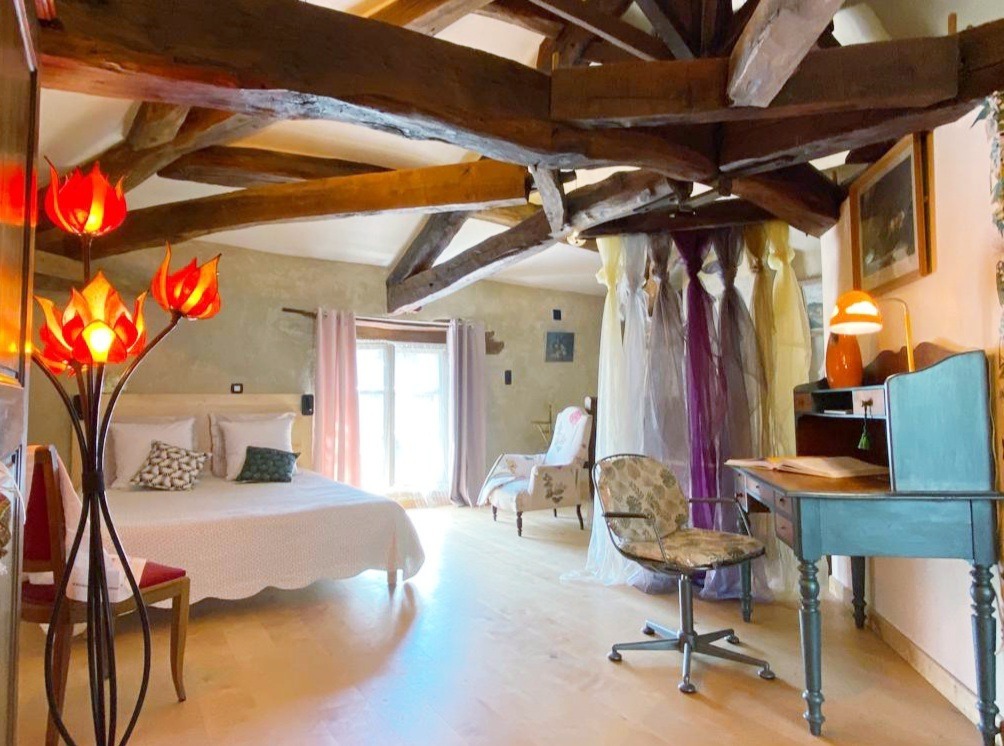 chambre en haut et bureau