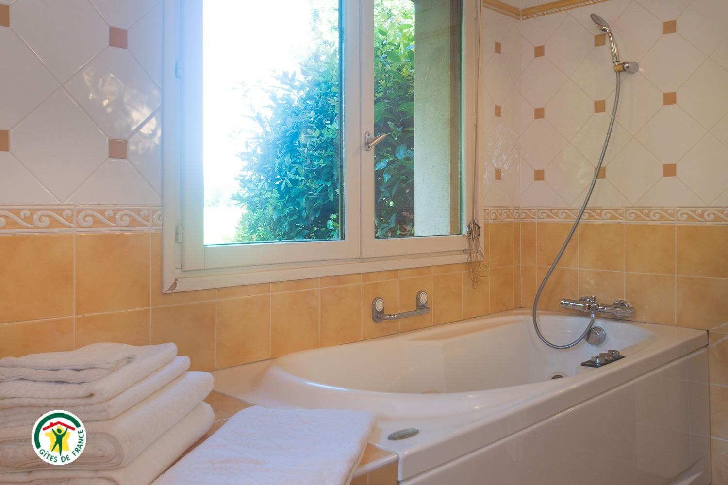 Salle d'eau & salle de bains au rdc