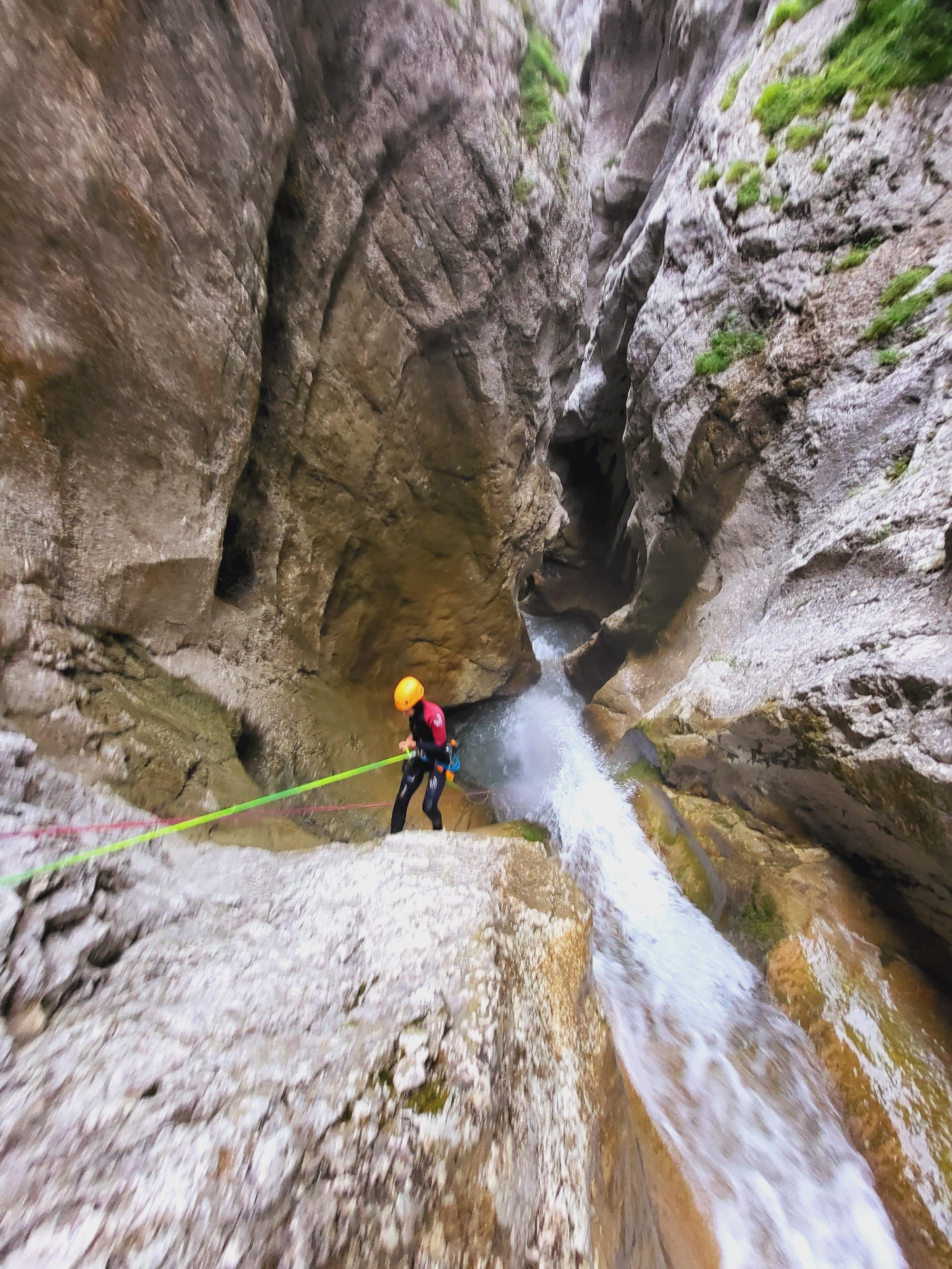le superbe encaissement du canyon des ecouges en isère