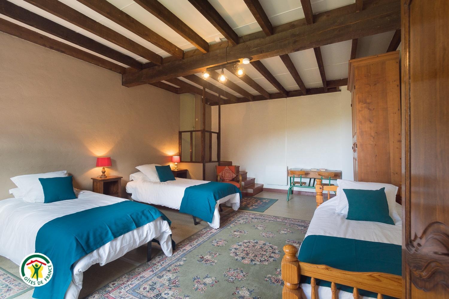 Chambre 4 : 3 lits 1 personne dont 2 lits jumelables