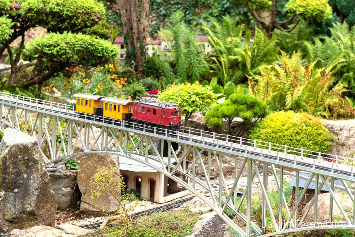 Jardin ferroviaire à Chatte