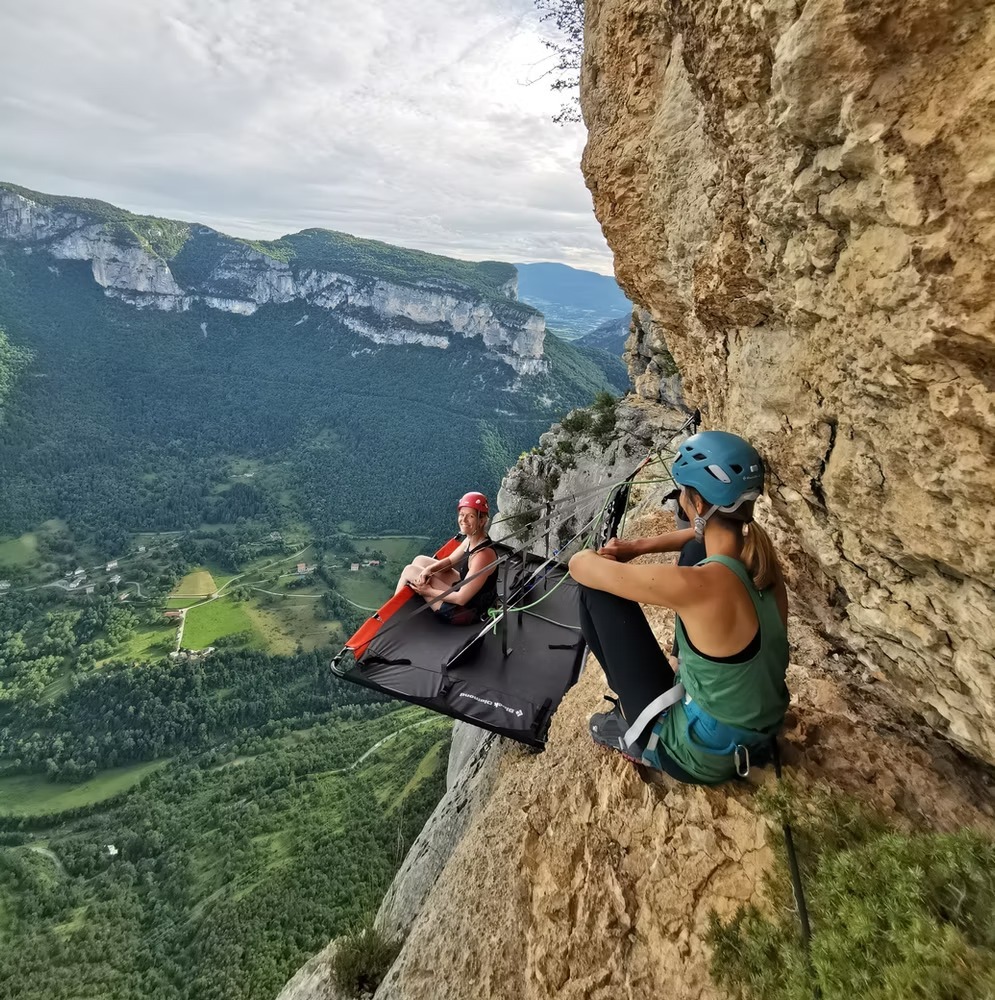 Nuit insolite en portaledge sur les falaises de Presles_Presles