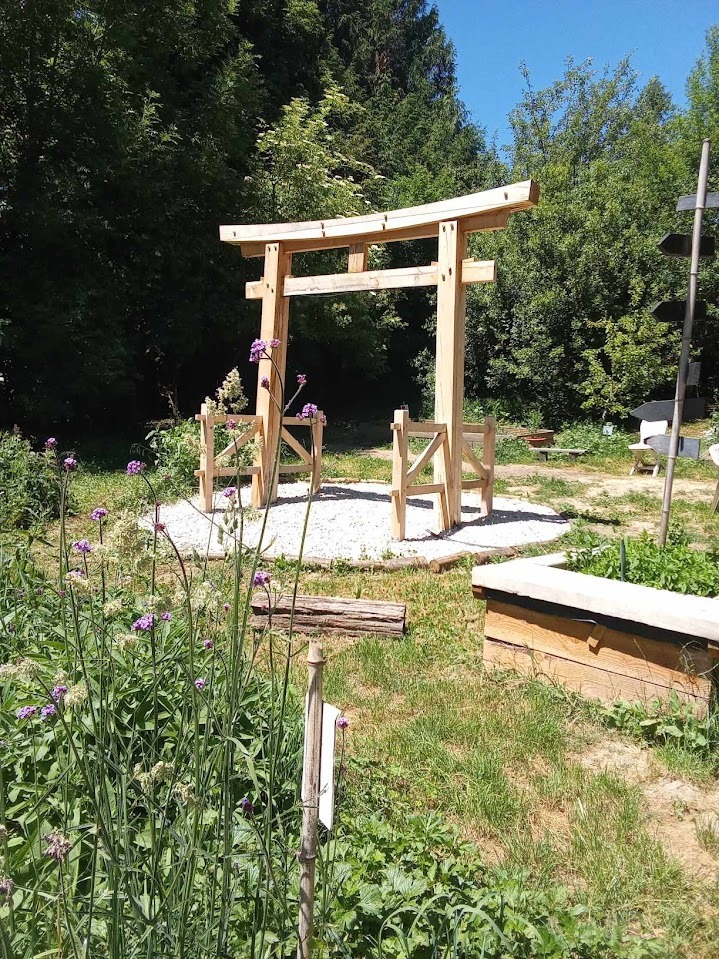 Vue sur le Torii fontaine