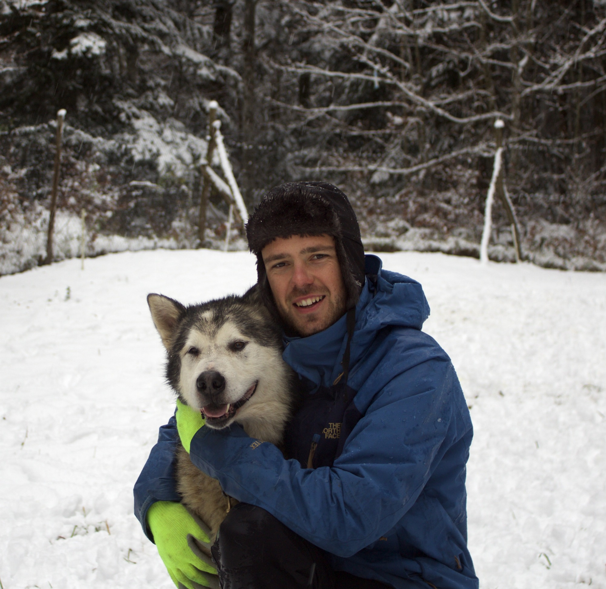 Sébastien Meurant et un de ses chien polaire