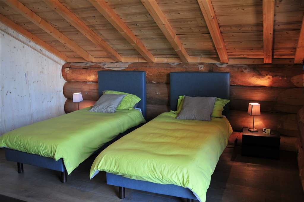 La chambre verte à l'étage 2 lits simples (90x200) ou un lit double(180x200)
