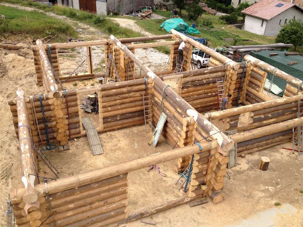 la construction de la fuste par Bernard Glenat propriétaire du gite