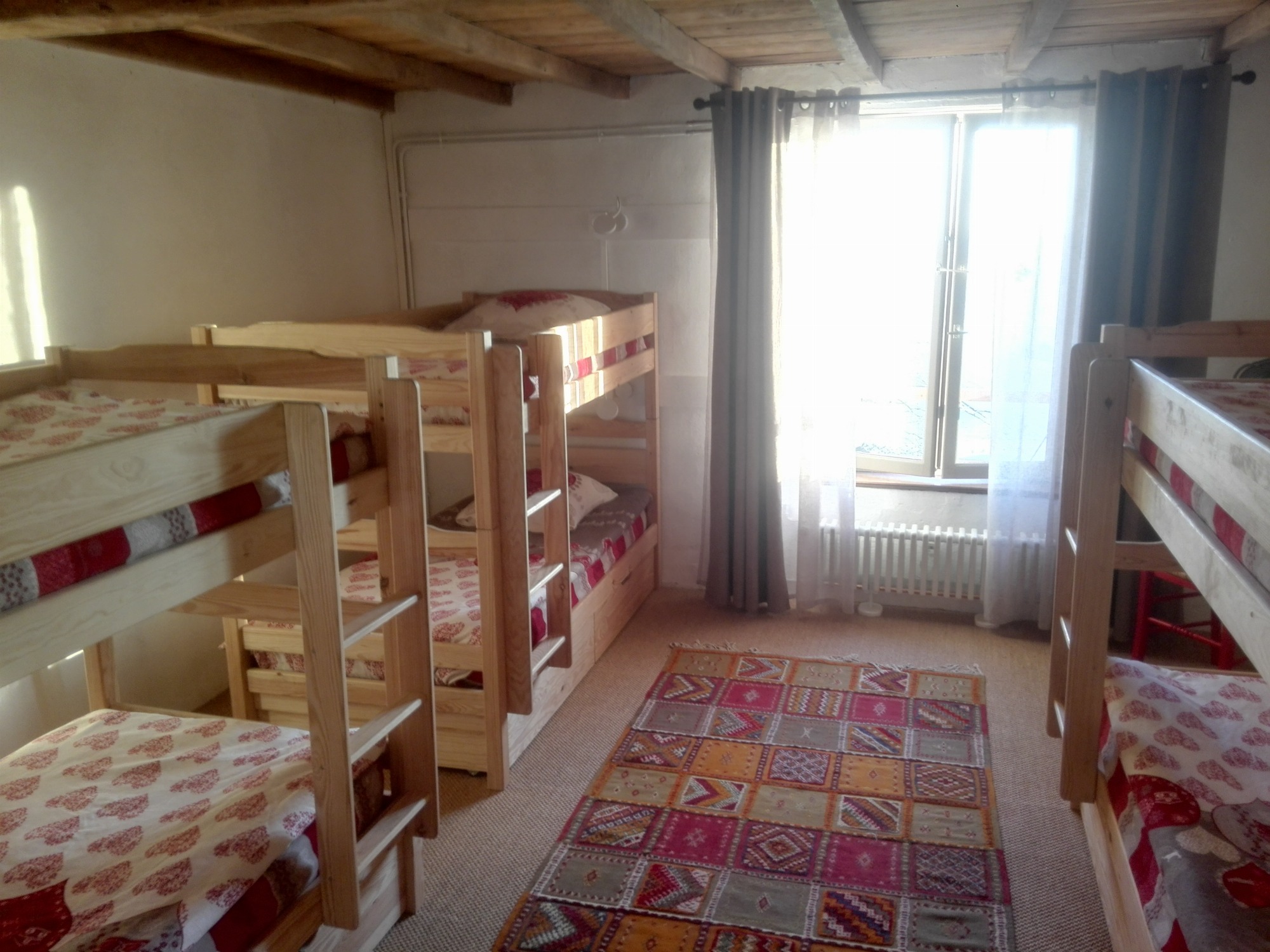 (1er étage chambre n° 3) Avec vue montagnes...