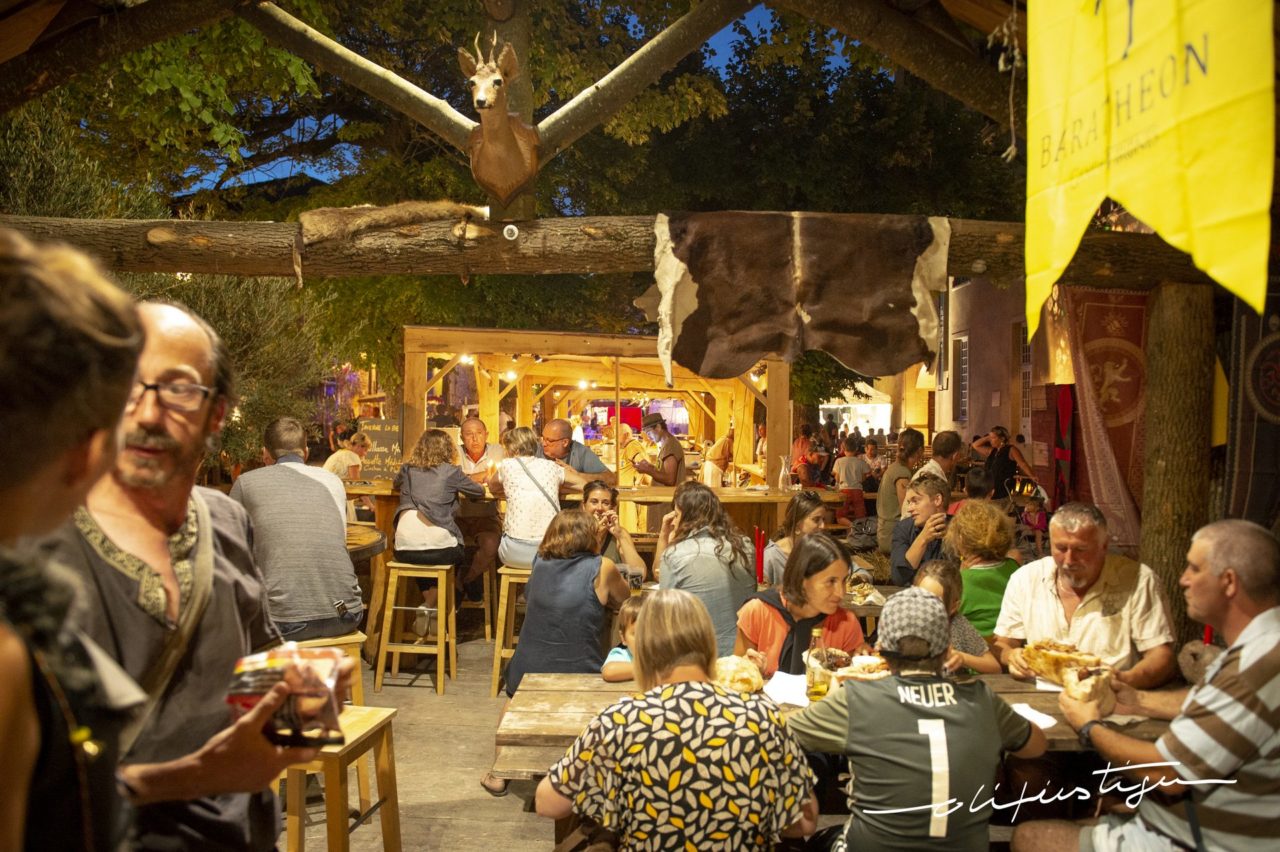 taverne médiévale fête médiévale saint antoine l'abbaye