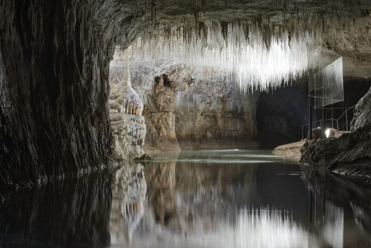 stalactites fistuleuses grotte de choranche dans le vercors