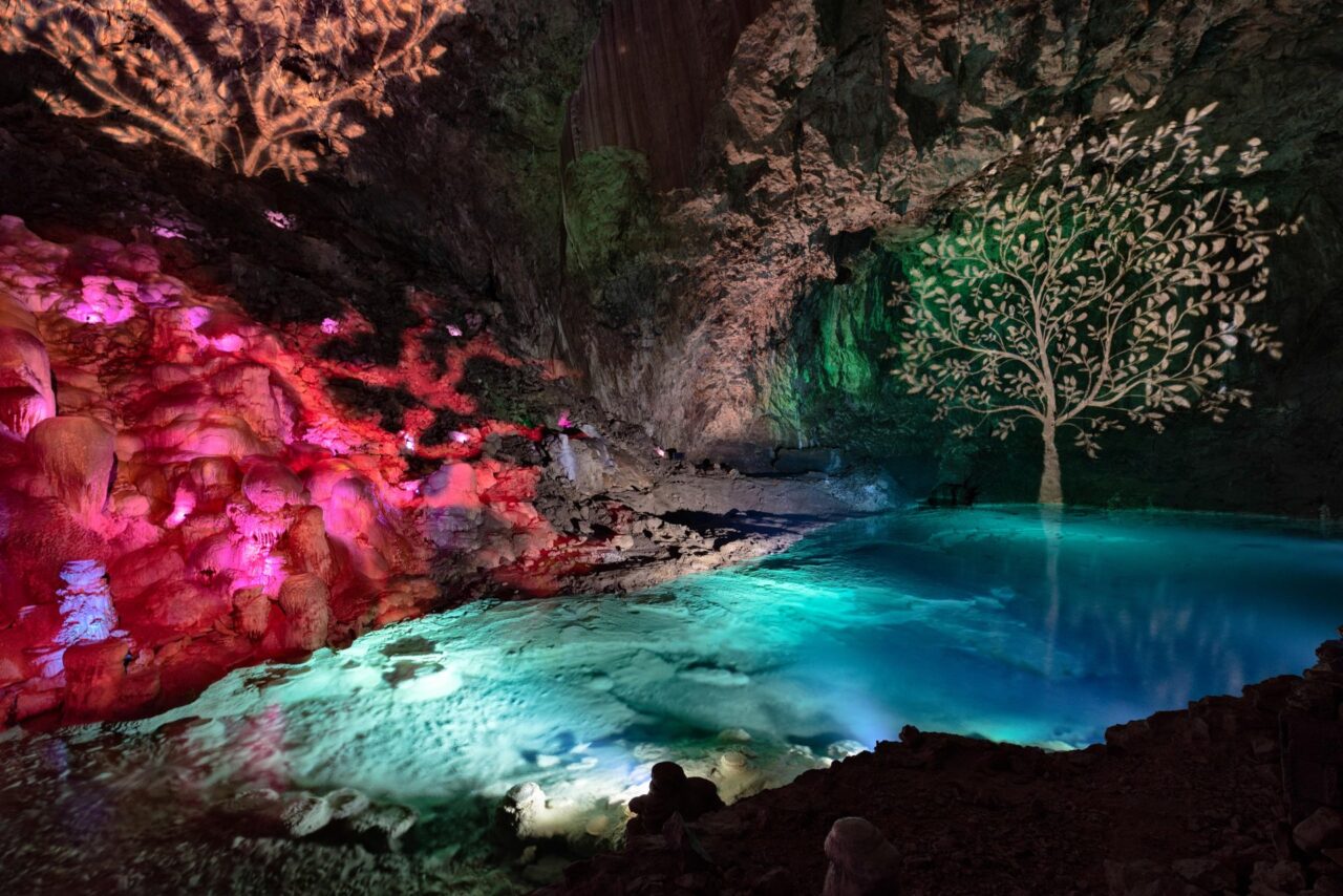 spectacle son lumière souterrain grotte de choranche dans le vercors