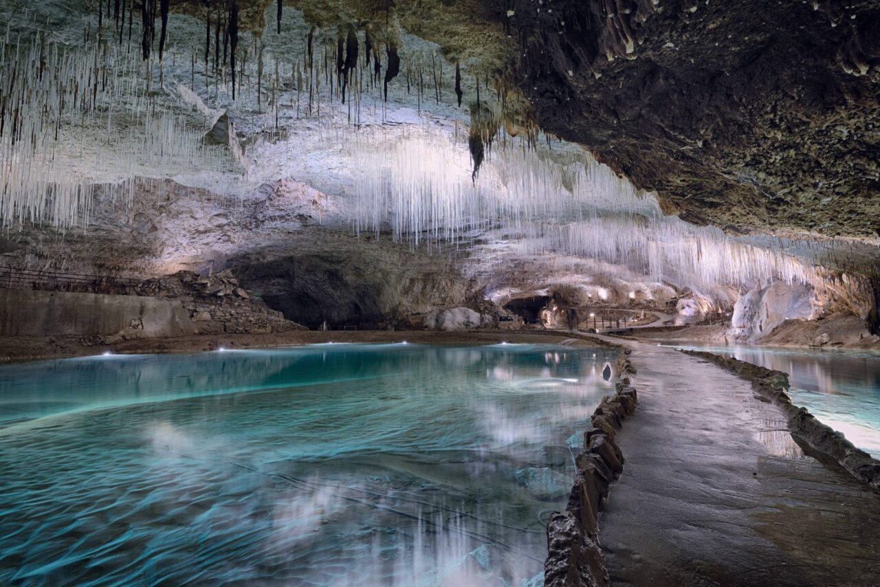 rivière grotte de choranche dans le vercors
