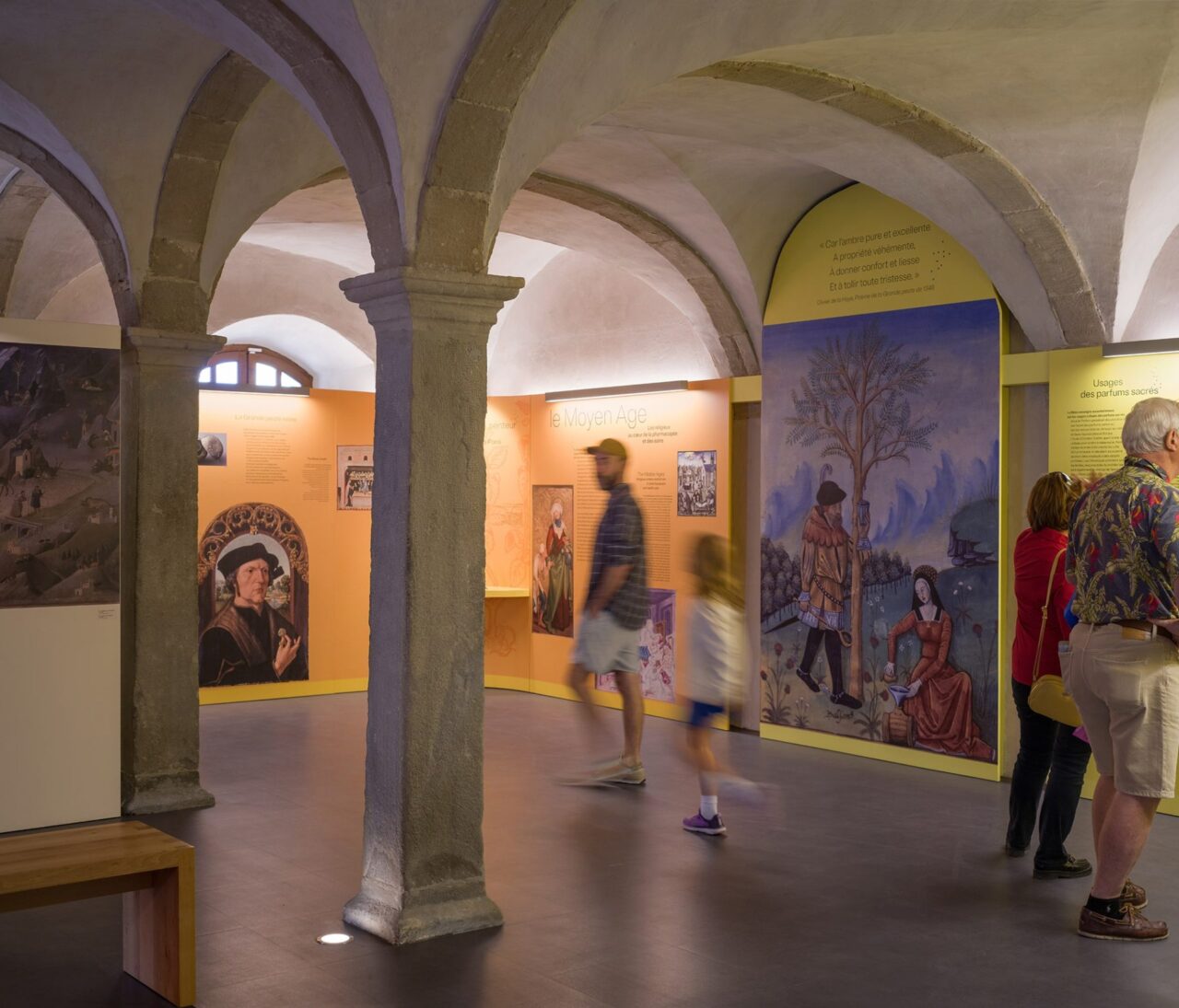 visite des expositions et collections en famille au musée de saint-antoine-l'abbaye