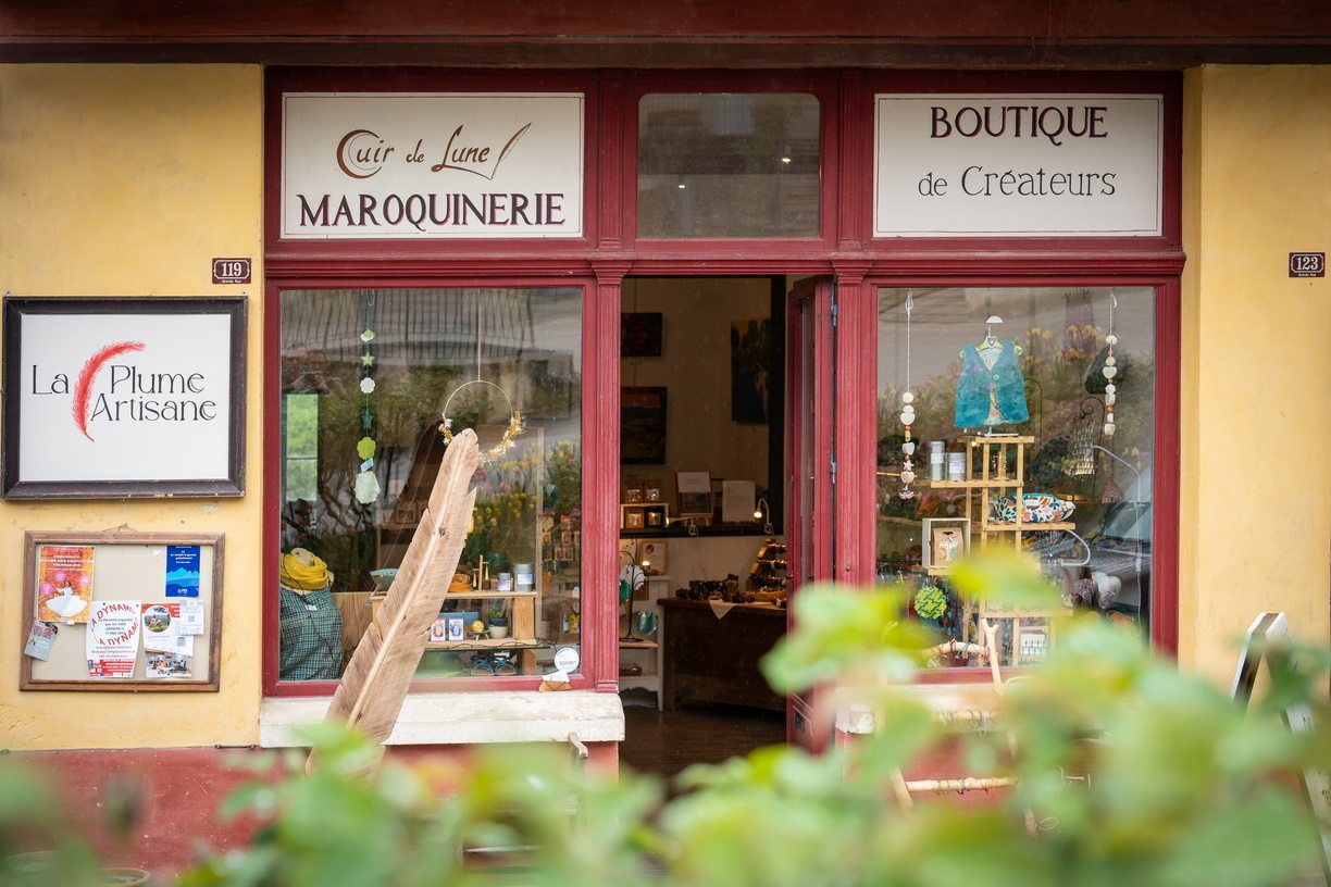 boutique de créateurs locaux à saint-antoine-l'abbaye