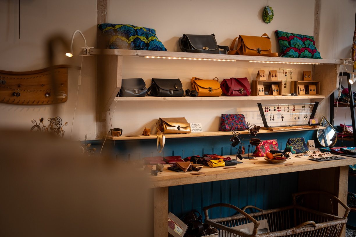 boutique de créateurs locaux à saint-antoine-l'abbaye
