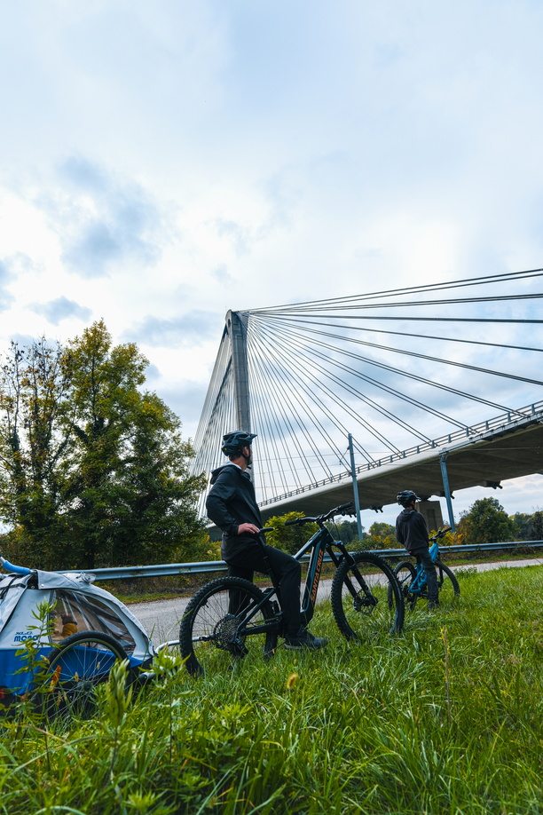 circuit vélo en famille au pied du vercors en isère sous les noyers