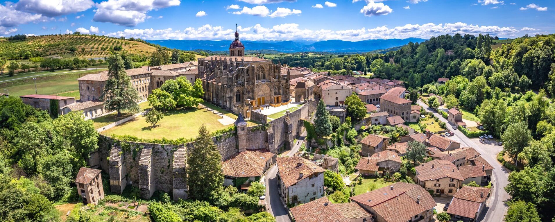 Panorama du village de saint-antoine-l'abbaye